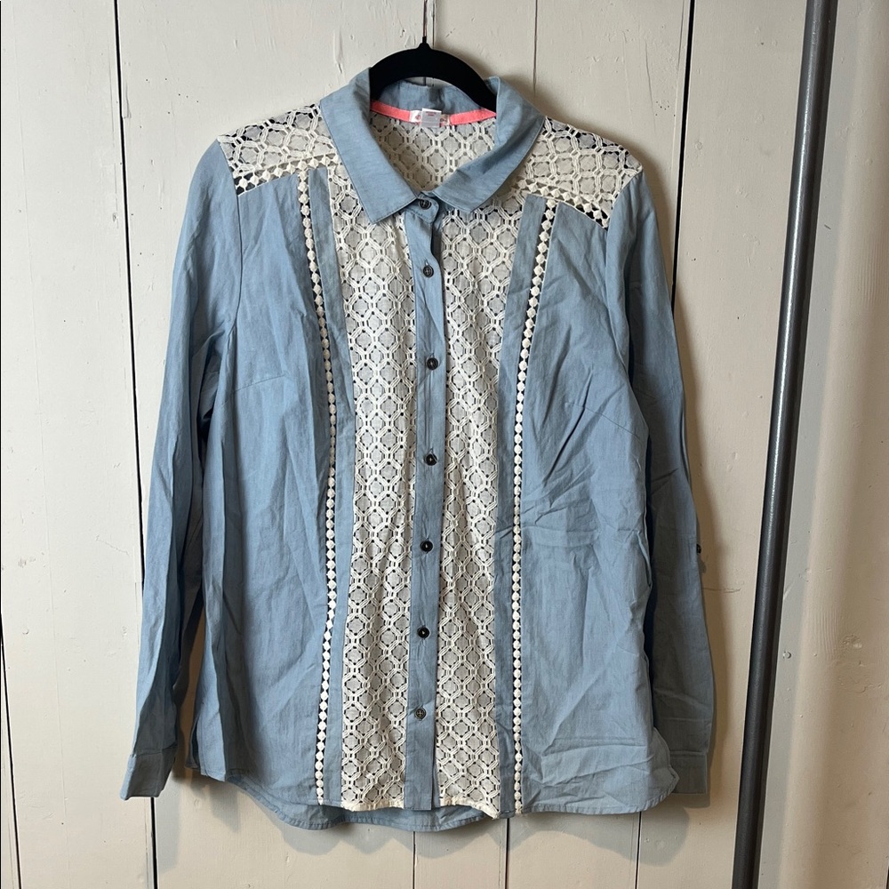 Xhilaration women’s Blue Button-Up Shirt with Lace Detail size XXL